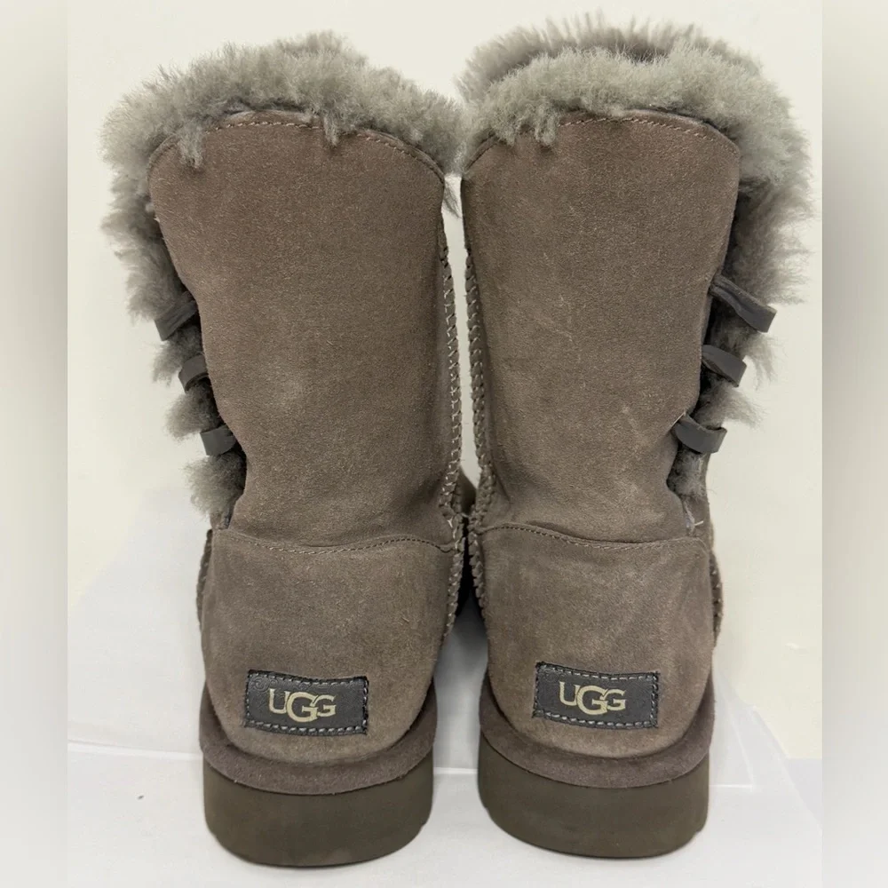 UGG please see